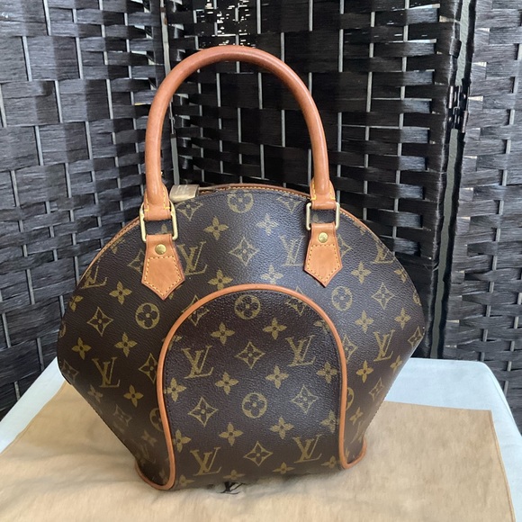 Louis Vuitton LV Monogram Ellipse PM - Picture 3 of 16